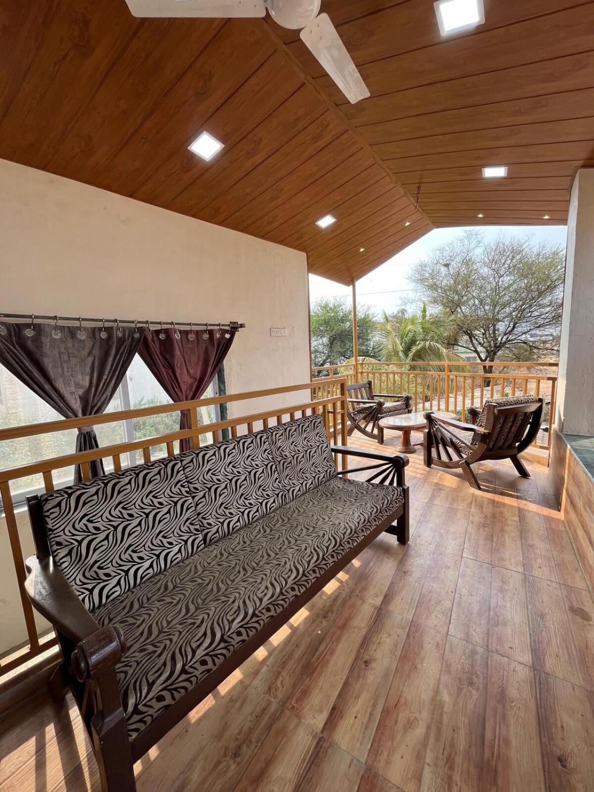 Govind Villa - 3Bhk Penthouse Suite With Pool Splash Lonavala Luaran gambar